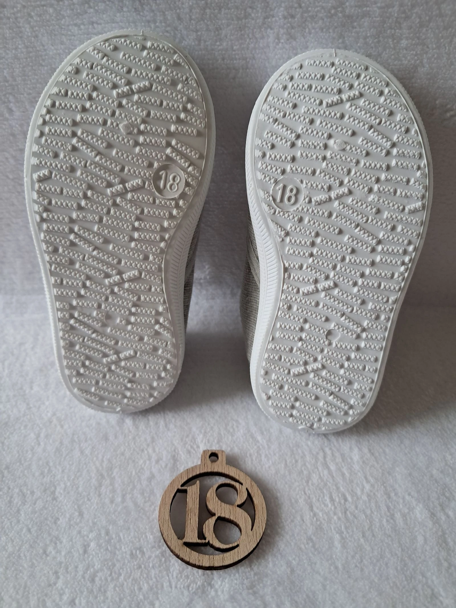 Tennis shoe size 18 – photo 9